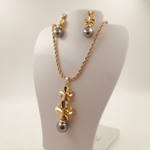 Ensemble de bijoux JX214 Plumeria, boucles d'oreilles et collier <span class=keywords><strong>avec</strong></span> perles de coquillages, différentes couleurs de perles disponibles, nouveaux bijoux des îles hawaïennes - Product Image 1