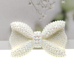 Breloques en résine DIY brillantes couleur AB, motifs rose moyen, rouge et blanc, avec nœud, pour accessoires de coque de téléphone de Noël, décorations à dos plat 43*27mm, tendance - Product Image 3