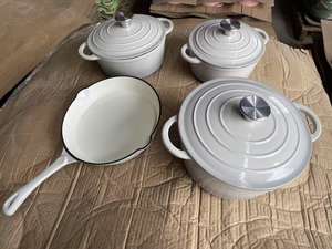 Ensemble de casseroles <span class=keywords><strong>en</strong></span> <span class=keywords><strong>fonte</strong></span> émaillée 4 pièces Collection de vaisselle multi-tailles - Product Image 4