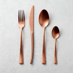 Ensemble de couverts modernes en cuivre rose plaqué, finition miroir haute brillance, compatible lave-vaisselle, manche en métal - Product Image 1
