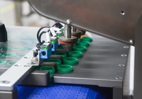 Machine de remplissage et d'emballage de capsules de café entièrement automatique à six voies, haute vitesse, en acier inoxydable, haute efficacité, plastique/papier