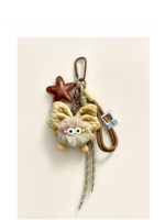 Porte-clés pendentif en peluche motif anime mignon avec nœud papillon et petit charbon de bois, doux et durable, personnalisable avec logo, pour couple