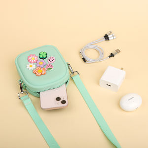 Sıcak Satış Tek Omuz Çantası 2026 Yeni Sonbahar DIY Charm'lı Silikon El Çantası Büyük Kapasiteli Kadın Cep Telefonu Omuz Çantası - Product Image 4