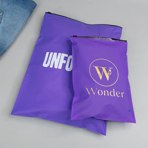 Sacs à fermeture éclair personnalisés avec votre propre logo, sacs à fermeture éclair violets givrés, sacs d'emballage pour vêtements, sacs en plastique avec fermeture éclair - Product Image 3