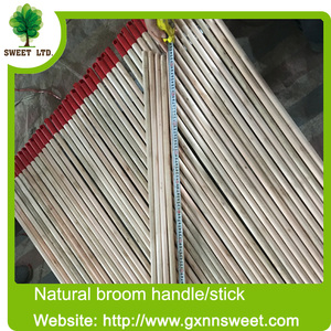 Escoba de madera pulida natural con rosca griega italiana para limpieza del hogar - Product Image 5