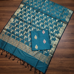 Ensemble trois pièces en tissu de soie Katan avec tissage Zari et Meena, tissu riche et tissé, idéal pour les occasions festives et les mariages. - Product Image 1