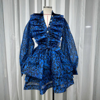 Vente en gros d'usine, robe de soirée mini à manches longues, col en V, taille empire, imprimé léopard, volants bouffants, style socialite, hiver 2026 pour femmes