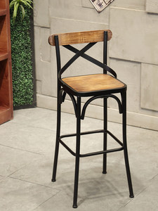Tabouret de bar moderne de style américain en fer forgé et bois massif, fabriqué en Chine, avec dossier, pieds hauts et accoudoirs, pour comptoir de pub ou <span class=keywords><strong>caisse</strong></span>. - Product Image 1