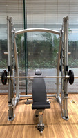 Équipement de fitness de force de gymnastique d'occasion commerciale de haute qualité Smith Machine Power Rack avec barre et plaque de poids pour l'entraînement