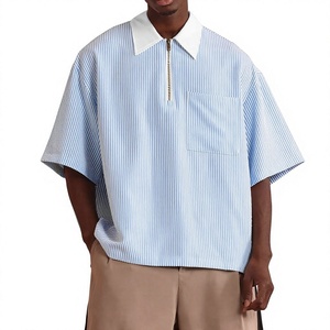 Polo de manga corta a rayas azules de primera calidad para hombre, con cuello de media cremallera y bolsillo, estilo casual, de algodón, para uso diario. - Product Image 1