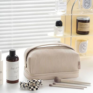 Portable Luxury PU Leather Travel Women's <b>Makeup</b> Bag with Zipper Closure Fashion Quilted Design and Wide Handle - Product Image 6