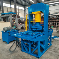 Machine de fabrication de briques en plastique recyclé à sortie stable, moteur hydraulique, ligne de production de pavés et de blocs creux multi-moules pour l'Afrique