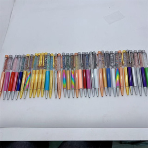 <span class=keywords><strong>Pietre</strong></span> <span class=keywords><strong>preziose</strong></span> di carv rosa oro argento metallo fatto a mano chips di cristallo artigianato multi colore di cristallo penna a sfera per il regalo - Product Image 2