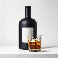 Bouteilles en verre noir avec étiquette blanche, bouteille de whisky vide avec verre à vin pour l'affichage et l'emballage de vin, spiritueux, brandy et autres boissons
