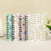 Livre d'autocollants en papier décoré à couverture rigide personnalisée et pratique pour la collecte d'autocollants