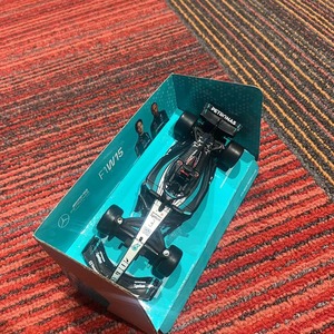 Bburago 2023 <span class=keywords><strong>Mercedes</strong></span> AMG W14 <span class=keywords><strong>E</strong></span> <span class=keywords><strong>Formula</strong></span> Racing Static Diecast Model 1:43 Scale Metal and Plastic Driver Figure Car Toys - Product Image 4