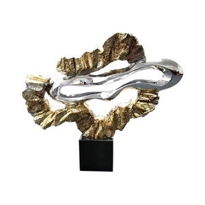 Escultura Abstracta de Resina Dorada y Plateada, Decoración Artística para Entrada de Hotel o Club, Forma Irregular 920x200x800mm - Product Image 2