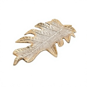 Bandeja de Aluminio para Chocolates con Diseño Moderno en Forma de Hoja, Tamaño Mediano, Plato para Servir Postres, para Proveedores Mayoristas - Product Image 1