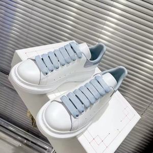 Chaussures de créateur en cuir véritable de haute qualité, à enfiler, pour hommes et femmes, avec logo personnalisé, mode luxueuse, chaussures de sport décontractées - Product Image 2