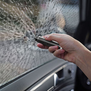 Herramienta de Escape para Auto, Rompeventanas de Acero Inoxidable PCABS 180g, Martillo de Seguridad de Emergencia con Aromaterapia, Cortador y Señal de Estacionamiento - Product Image 1