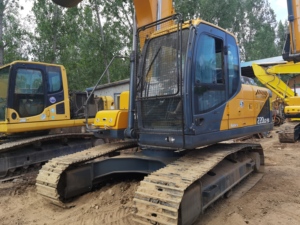 รถขุดไฮดรอลิกมือสอง Hyundai 220-9S พร้อมระบบไฮดรอลิกเดิมๆ ครบชุด สำหรับงานถนนและโครงการก่อสร้าง - Product Image 6