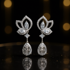 Orecchini E3551 in Oro Bianco con Diamanti Taglio a Pera Colore D, Gioielli di Lusso Naturali per Matrimonio da Donna - Product Image 2