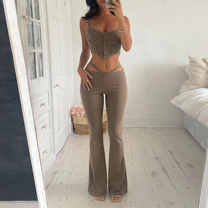 Set di abbigliamento donna moda OEM Set di pantaloni <span class=keywords><strong>Crop</strong></span> <span class=keywords><strong>Top</strong></span> in due pezzi <span class=keywords><strong>con</strong></span> bottone di spugna francese senza maniche Set per donna Streetwear - Product Image 3