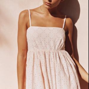 Nouvelle Arrivée Robe Midi Décontractée et Élégante pour Femme, Coupe Trapèze, Bretelles Fines, Idéale pour Soirées et Clubs, Tenue Printanière Unie et Sexy - Product Image 3