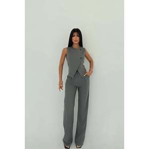 Ensemble de costume pantalon gris pour femme - Product Image 3