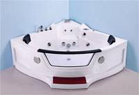 Baignoire d'angle autoportante moderne certifiée CE pour deux personnes, avec jets et robinet de massage inclus