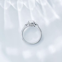 Anello Classico a Tre Pietre con Diamanti Coltivati in Laboratorio, Placcato in Oro Bianco 18K, Gioiello Raffinato per Fidanzamento e Matrimonio