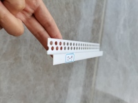 Profilés d'angle en PVC DBM pour cloisons sèches et plâtrage, écologiques et résistants à l'eau, modèle Z9, usage en appartement