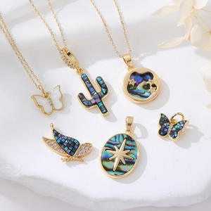 Collana con Ciondolo a Forma di Farfalla e Stella in Conchiglia di Abalone Placcata Oro 14K, Accessorio di Moda Yuanlong Europa e America - Product Image 2