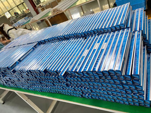 LED T5 Integrated <span class=keywords><strong>Light</strong></span> 2ft T8 <span class=keywords><strong>Linear</strong></span> rohr für Office & Warehouse SMD-Lichtquelle mit CE-Zertifikat PC-Gehäuse - Product Image 6