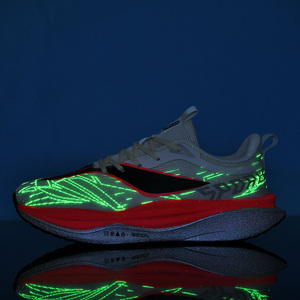 Chaussures de course lumineuses pour hommes et femmes, baskets réfléchissantes pour la marche nocturne, baskets athlétiques légères, chaussures de sport à la mode qui brillent dans le noir - Product Image 6
