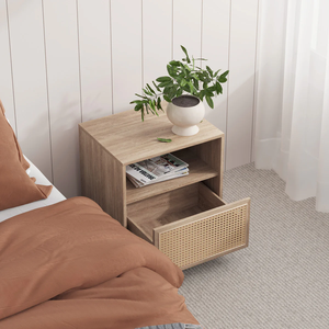 Mesita de Noche Clásica de Madera Maciza Hecha a Mano con Doble Cajón de Almacenamiento, Mueble Premium para Interiores de Dormitorios Modernos y Lujosos - Product Image 1