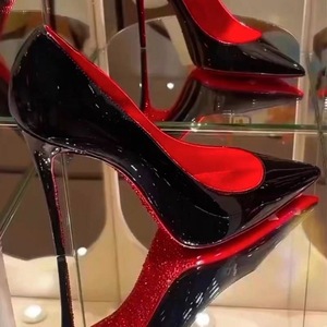 Escarpins à bout pointu en cuir verni pour femmes, couleur contrastée noir et rouge, semelle rouge, chaussures élégantes pour soirée - Product Image 1