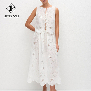 Robe blanche minimaliste de haute qualité, nouée et brodée, avec chemise et robe en coton bio 100%, ensemble deux pièces. - Product Image 1