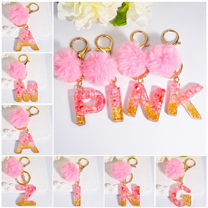 Nouveau style, vente en gros, porte-clés en métal et peluche mignon, avec initiale personnalisée, pompons roses, porte-clés en acrylique A-Z, pendentif Ms - Product Image 4