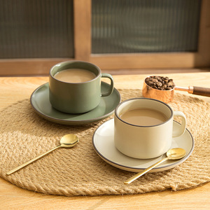 Tasse à café en céramique rétro japonaise de haute qualité, avec anse, pour latte et eau, modèle tendance, avec soucoupe et motif floral - Product Image 1
