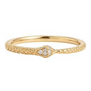 แหวนเงินแท้ 925 ชุบทอง 18k ลายงู แหวนผู้หญิงแบบมินิมอล แหวนงูแบบซ้อนได้ - Product Image 1