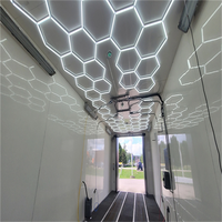 Luminaire de bureau LED hexagonal avec détails en nid d'abeille pour entrepôt et jardin, montage au plafond/au mur