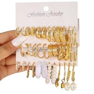 Europe and the United States <b>cross</b>-border new personality metal twist chain spiral ear <b>ring</b> imitation pearl earrings set - Product Image 5