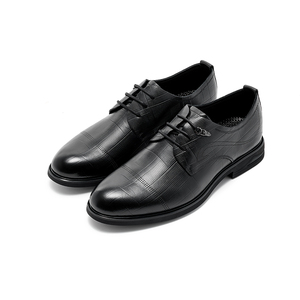 <span class=keywords><strong>Eleganti</strong></span> scarpe da <span class=keywords><strong>uomo</strong></span> <span class=keywords><strong>stringate</strong></span> in pelle nera a quadri con decorazioni in rilievo, ideali per riunioni d'ufficio ed eventi formali. - Product Image 3