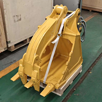 Godet à pouce MONDE multi-tonnages compatible avec une forte force de serrage pour le chargement du bois et de la pierre sur chantier