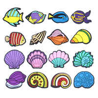 Décorations de chaussures en PVC souple de créateur en gros, breloques populaires en forme d'étoile de mer et de poisson, accessoires de chaussures de style bouton
