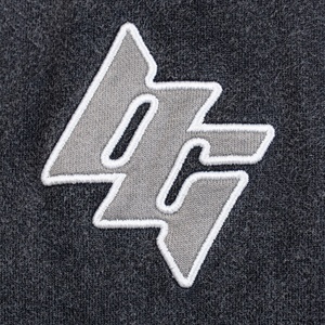 Sudadera con Capucha TOPSHOW al por Mayor, Personalizada con Logotipo Bordado en 3D, Estilo Vintage, Lavada a la Piedra, con Parches, Costuras en Contraste, Botones a Presión y Lavado Ácido - Product Image 2