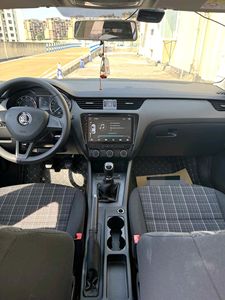 Voitures d'occasion pas chères à vendre Skoda <span class=keywords><strong>Octavia</strong></span> <span class=keywords><strong>2018</strong></span> Blanche 1.6L Manuelle Conduite à gauche Essence Berline - Product Image 3