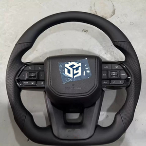 Volant de voiture en cuir et fibre de carbone cousu à la main de qualité OEM, utilisé pour Toyota LC300 Land Cruiser Camry Hiace Hilux Corolla - Product Image 1