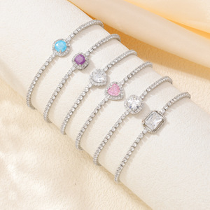 Bracciale da donna con zirconi e diamanti, gioielli geometrici a forma di cuore quadrato - Product Image 1